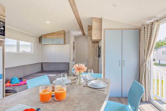 Gold 3 Bedroom Caravan, Sleeps 6. With parking & decking - Sandy Bay, Ashington