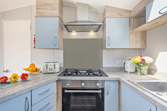 Gold 3 Bedroom Caravan, Sleeps 6. With parking & decking - Sandy Bay, Ashington