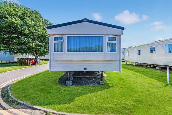 Gold 3 Bedroom Caravan, Sleeps 8 - Sandy Bay, Ashington