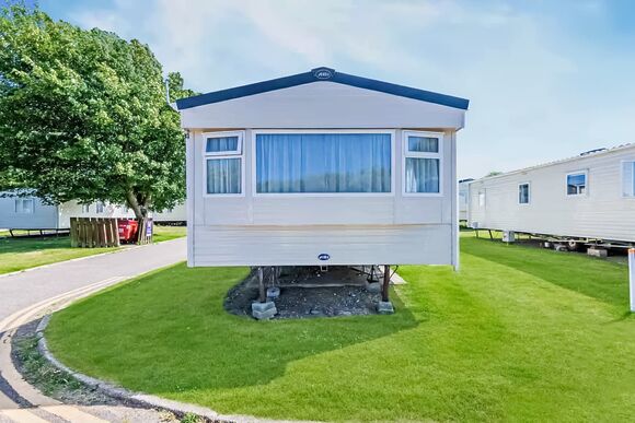 Gold 3 Bedroom Caravan, Sleeps 8. With parking & decking - Sandy Bay, Ashington