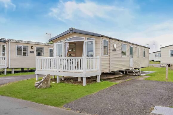 Gold 3 Bedroom Caravan, Sleeps 8. With parking & decking - Sandy Bay, Ashington