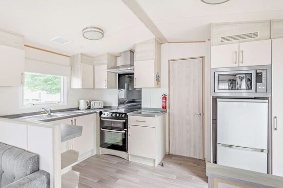 Gold 3 Bedroom Caravan, Sleeps 8. With parking & decking - Sandy Bay, Ashington