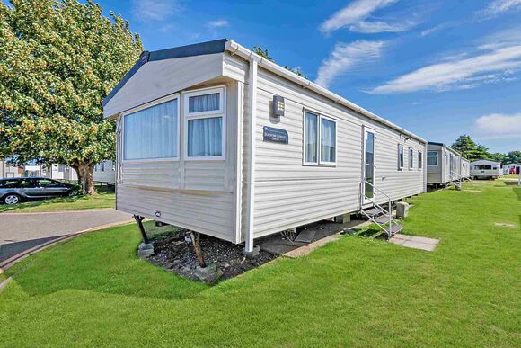 Gold 3 Bedroom Caravan, Sleeps 8. With parking - Sandy Bay, Ashington