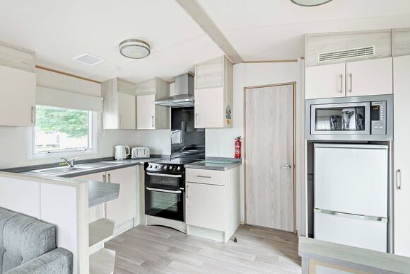 Gold 3 Bedroom Caravan, Sleeps 8. With parking - Sandy Bay, Ashington