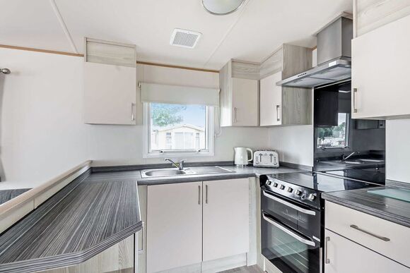 Gold 3 Bedroom Caravan, Sleeps 8. With parking - Sandy Bay, Ashington