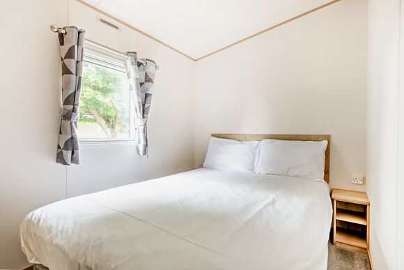 Gold 3 Bedroom Caravan, Sleeps 8. With parking - Sandy Bay, Ashington