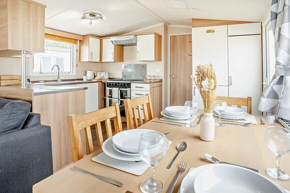 Gold Premium Caravan, Sleeps 6. With parking, ensuite, deck & sea view - Sandy Bay, Ashington