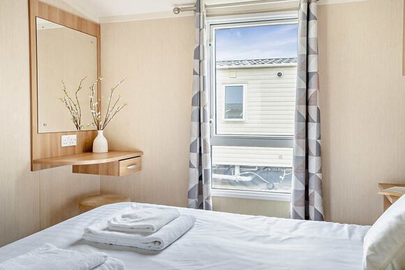 Gold Premium 2 Bedroom Caravan, Sleeps 6. With ensuite & decking - Sandy Bay, Ashington