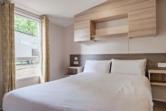 Silver 2 Bedroom Caravan, Sleeps 6. With parking - Sandy Bay, Ashington