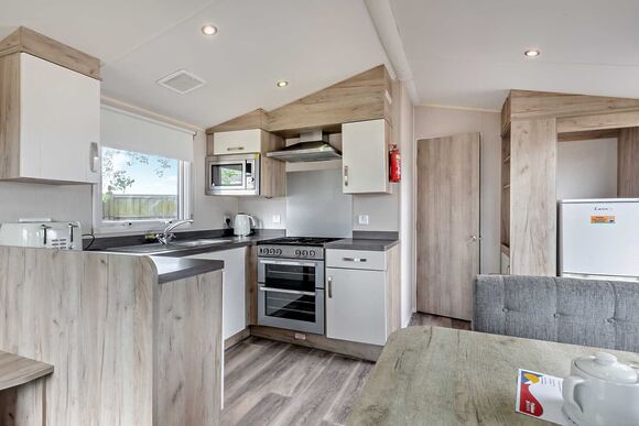 Silver 3 Bedroom Caravan, Sleeps 8 - Sandy Bay, Ashington