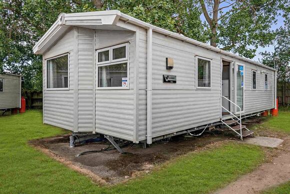 Silver 3 Bedroom Caravan, Sleeps 8. With parking - Sandy Bay, Ashington