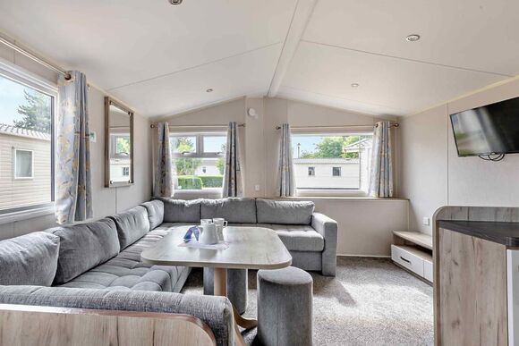 Silver 3 Bedroom Caravan, Sleeps 8. With parking - Sandy Bay, Ashington