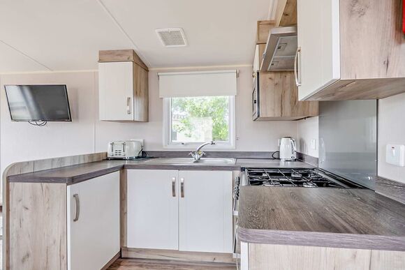 Silver 3 Bedroom Caravan, Sleeps 8. With parking - Sandy Bay, Ashington