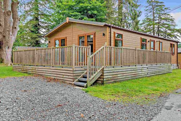 Deluxe 3 Bed Lodge, Slps 8. With parking, ensuite, decking & sea view - Sandy Bay, Ashington