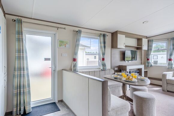 Gold Caravan with parking & ensuite 6 - Skipsea Sands, Skipsea, East Yorkshire