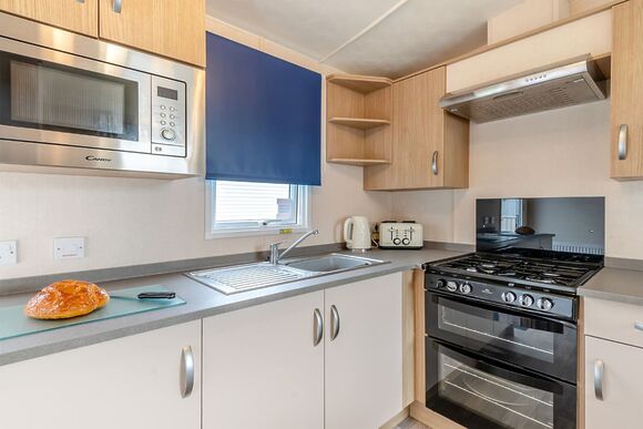 Gold Caravan with parking 6 P, Gold Caravan with parking 6 - Sandylands, Saltcoats,