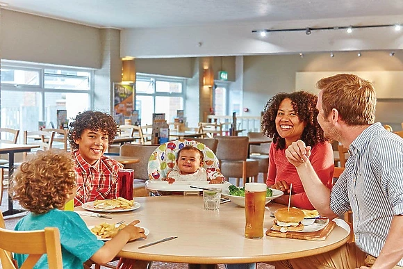 The Boathouse Bar and Rest<br />aurant