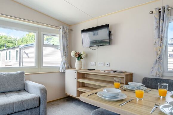 Silver Caravan with parking 6 - Summerfields, Scratby, Great Yarmouth