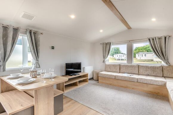 Silver 3 Bedroom Caravan, Sleeps 8 - Summerfields, Scratby, Great Yarmouth