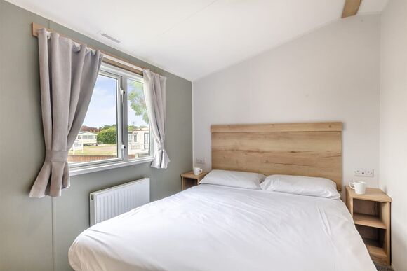 Silver Caravan with parking - Summerfields, Scratby, Great Yarmouth