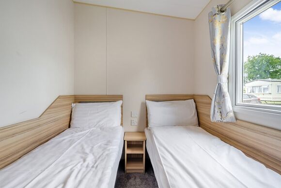Silver Caravan with parking P, Silver Caravan with parking - Sunnydale, Saltfleet, Nr Mablethorpe
