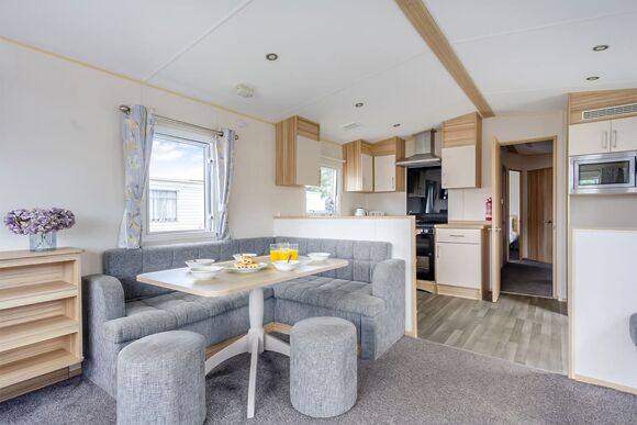 Silver Caravan with ensuite - Sunnydale, Saltfleet, Nr Mablethorpe