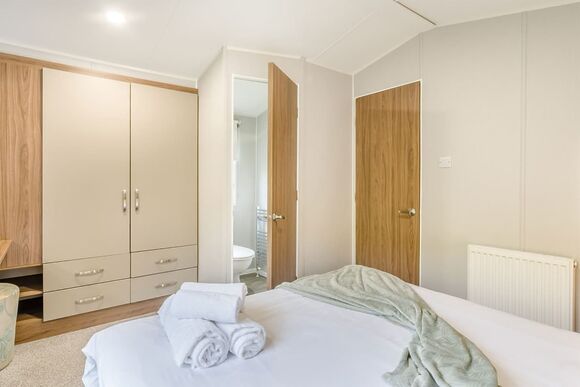 Gold Premium Caravan, parking, ensuite & decking 8 - Southview, Skegness