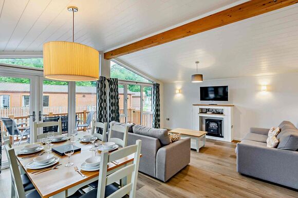 Deluxe Lodge, parking, ensuite, decking, hot tub 6 - Southview, Skegness