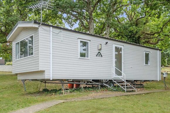 Bronze 2 Bedroom Caravan, Sleeps 6 - Thorness Bay, Thorness, Nr Cowes
