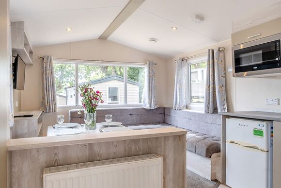 Bronze 2 Bedroom Caravan, Sleeps 6 - Thorness Bay, Thorness, Nr Cowes