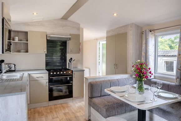 Bronze 2 Bedroom Caravan, Sleeps 6 - Thorness Bay, Thorness, Nr Cowes