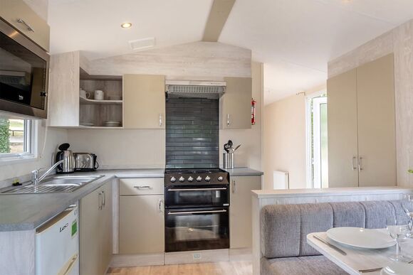 Bronze 2 Bedroom Caravan, Sleeps 6 - Thorness Bay, Thorness, Nr Cowes