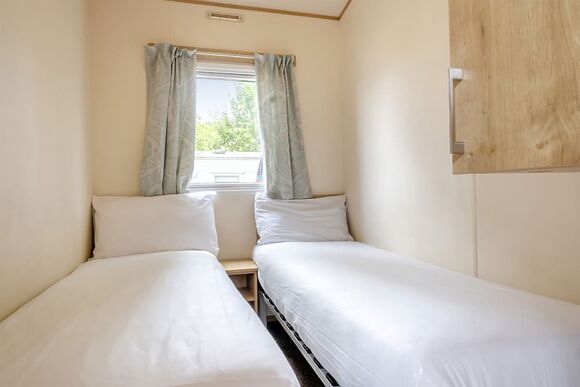 Bronze Caravan with parking - Thorness Bay, Thorness, Nr Cowes