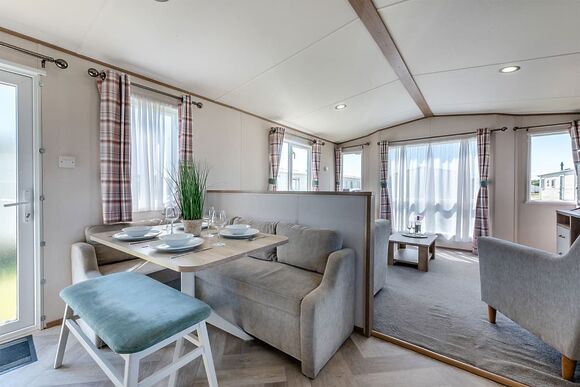 Gold 2 Bedroom Caravan, Sleeps 6 P, Gold 2 Bedroom Caravan, Sleeps 6 - Thorness Bay, Thorness, Nr Cowes