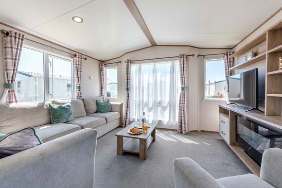 Gold Caravan with parking 6 P, Gold Caravan with parking 6 - Thorness Bay, Thorness, Nr Cowes