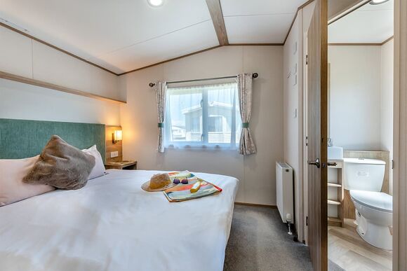 Gold Caravan with parking 6 P, Gold Caravan with parking 6 - Thorness Bay, Thorness, Nr Cowes