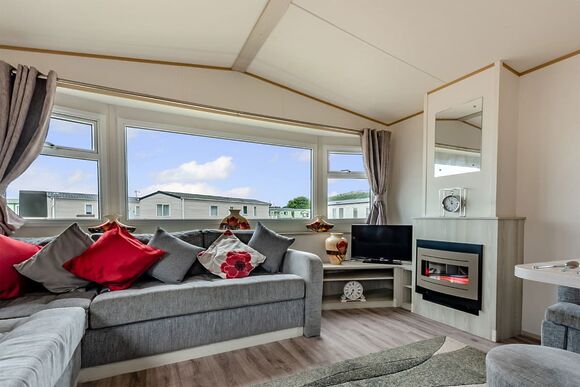 Gold Caravan with decking, Gold Caravan with decking P - Thorness Bay, Thorness, Nr Cowes