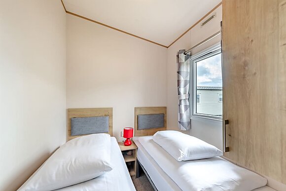 Gold 3 Caravan slps 8 parking, decking P - Thorness Bay, Thorness, Nr Cowes