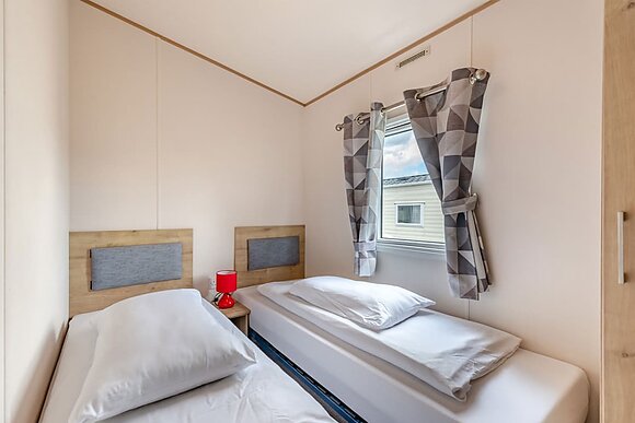 Gold 3 Caravan slps 8 parking, decking P - Thorness Bay, Thorness, Nr Cowes