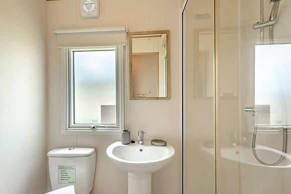 Gold 3 Caravan slps 8 parking, decking P - Thorness Bay, Thorness, Nr Cowes