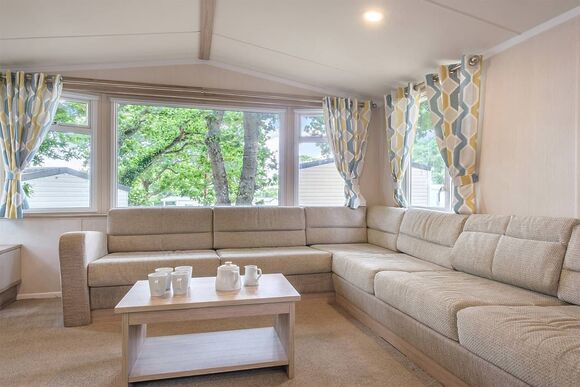 Silver 2 Bedroom Caravan, Sleeps 6 - Thorness Bay, Thorness, Nr Cowes
