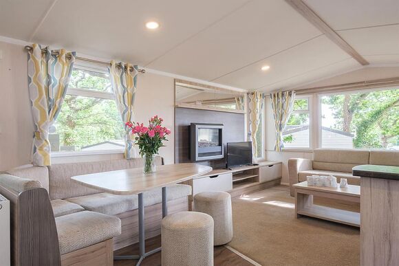 Silver 2 Bedroom Caravan, Sleeps 6 - Thorness Bay, Thorness, Nr Cowes