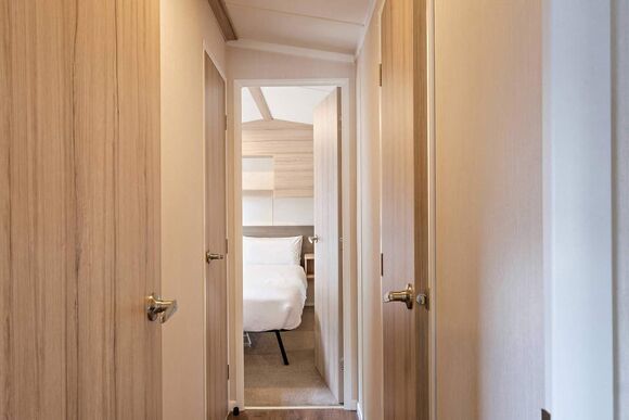 Silver 2 Bedroom Caravan, Sleeps 6 - Thorness Bay, Thorness, Nr Cowes