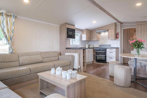 Silver 2 Bedroom Caravan, Sleeps 6 P, Silver 2 Bedroom Caravan, Sleeps 6 - Thorness Bay, Thorness, Nr Cowes