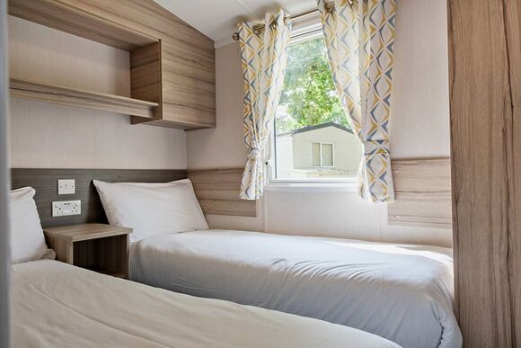 Silver 2 Bedroom Caravan, Sleeps 6, Silver 2 Bedroom Caravan, Sleeps 6 P - Thorness Bay, Thorness, Nr Cowes