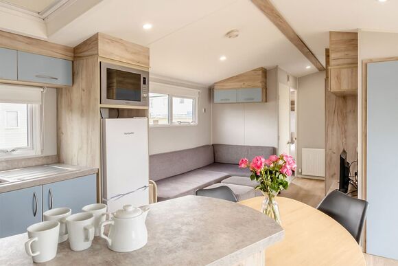 Silver Caravan with ensuite - Thorness Bay, Thorness, Nr Cowes