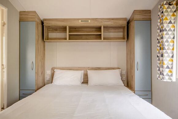 Silver Caravan with ensuite - Thorness Bay, Thorness, Nr Cowes