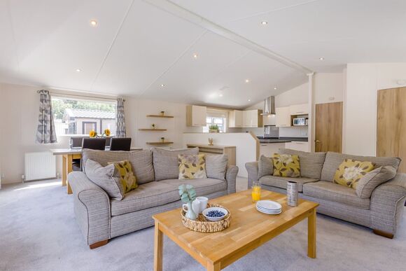 Prestige Lodge with ensuite & decking 4 - Thorness Bay, Thorness, Nr Cowes
