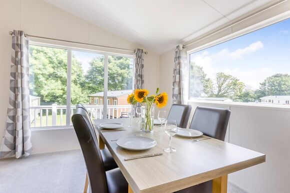 Prestige Lodge with ensuite & decking 4 - Thorness Bay, Thorness, Nr Cowes