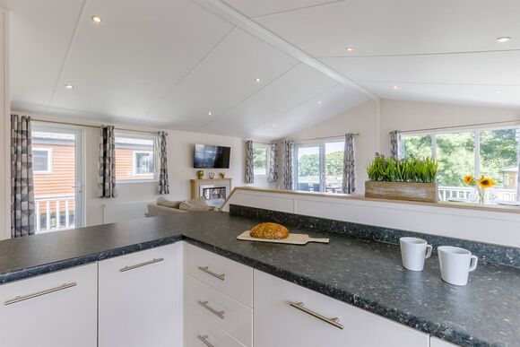 Prestige Lodge with ensuite & decking 4 - Thorness Bay, Thorness, Nr Cowes